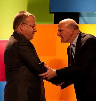 Nokia on käytännössä ainoa valmistaja, joka pitää Windows-puhelinta hengissä. Sen tietää myös Microsoftin toimitusjohtaja Steve Ballmer.