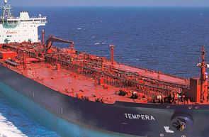 Valtio otti haltuunsa Nesteen tankkerit ja niihin liittyvät riskit. Neste Oil kiittää, veronmaksaja ihmettelee.